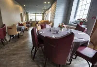 L'Hôtel de Chartres Hotels in Luce