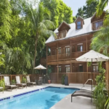 Island City House