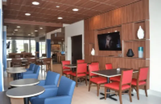 홀리데이 인 익스프레스 & 스위트 굿렛츠빌 N - 내슈빌