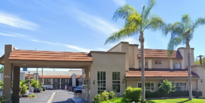 ควีนส์ อินน์ อะนาไฮม