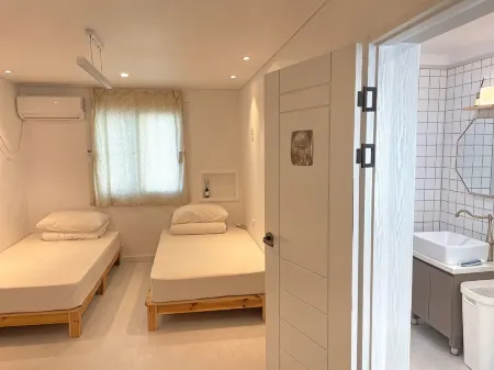 Mokpo Indeowoong Pension Отели рядом со станцией Mokpo Station