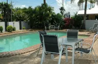 Alara Motor Inn - piscina
