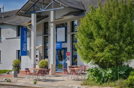 Ibis Budget Redon Отели в г. Рьё