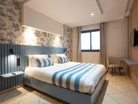 Atlantic Palm Beach Hotels near Founty