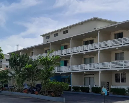 Melrose Beach Apartments Inc Hotels in Saint Lawrence