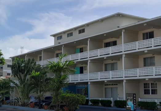 멜로즈 비치 아파트먼트 Inc