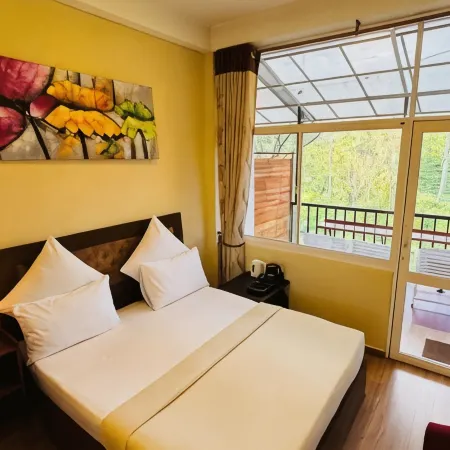 Hill Cool Hotel & Restaurant