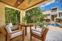 Private Luxurious Beachfront Villa with Chef, Household Staff, Concierge - Villas