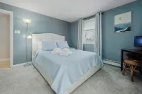 Hidden Gem Lake House 3 Br, 2.5 BA - 4-Sterne
