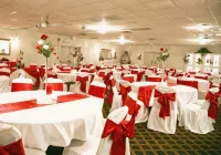 Quality Inn & Suites Banquet Center - breakfast