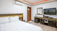 Geojedo Queen Motel Pension