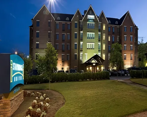 Staybridge Suites TYSONS - MCLEAN by IHG Hotels in Dranesville