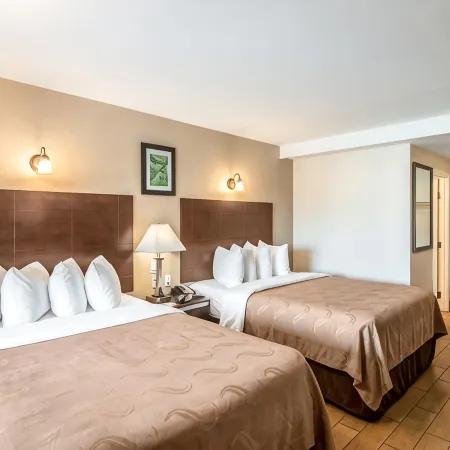 Quality Inn & Suites Near Downtown Bakersfield
