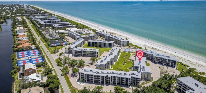 Sundial B201  - Stunning Condo on Sanibel Beach - Steps to the Sand! Hotels in Sanibel