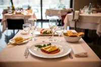 Waldorf Palace Hotel - breakfast