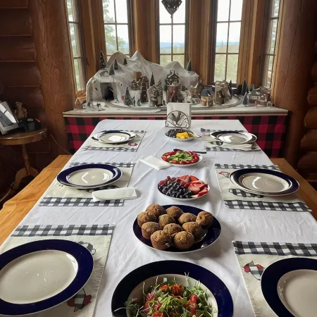 B&B Ranch is a cozy cabin, mountain views, perfect for rest, fun.  9-11 guest