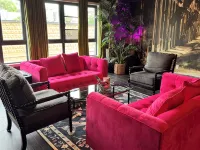 Romantic  Couples Getaway • W/Fireplace &Private Patio • Walk Everywhere