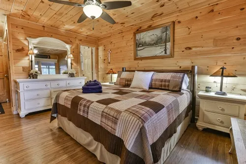 Rustic Cabin with Long Range Mountain Views - Hot Tub - Fire Pit - Mountain View