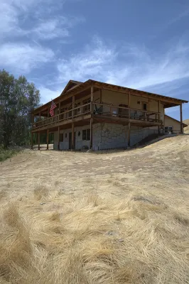 Sequoia Luxury Ranch House, View, Pool, horses, 30 min to Park, in Foothills - 4つ星