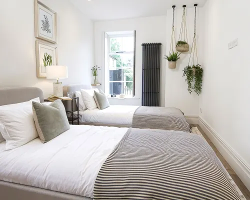 Beautiful, stylish ground floor Georgian apartment Hotels in Clitheroe