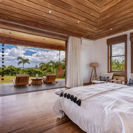 Luxurious 4 Bedroom Retreat, Private Pool, Located in KuKui' Ula Community.