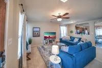 Newly Renovated House in the heart of San Antonio! - Homestays