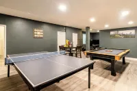 Spacious 4-bedroom house with WiFi, AC in delightful Central Park Denver - Holiday bungalows