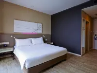 Grand Charis Hotel イケア モール周辺のホテル