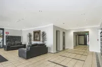 Central East Perth Flat with Pool & Gym Access - Condos