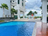 Midvalley Southkey Mosaic Suite by Nest Home - Rooftop Pools