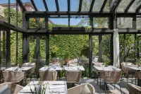 Almayer Art & Heritage Adults Only Hotel and Dépendance Rooms - breakfast