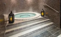 Oulton Hall Hotel, Spa & Golf Resort - Hot Tub