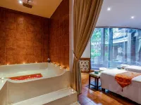 Vouk Hotel and Suites Hoteles cerca de Playa Geger