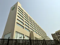 Holiday Inn Mumbai International Airport by IHG โรงแรมใกล้เอ็นไอทีไออี