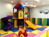 Meishan Hotel (Sansu Temple Wanda Plaza Branch) - Family