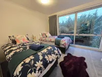 Cosy 2BR Wanaka Apartment – Roy’s Peak View, 10 minutes to Lakefront - Condos