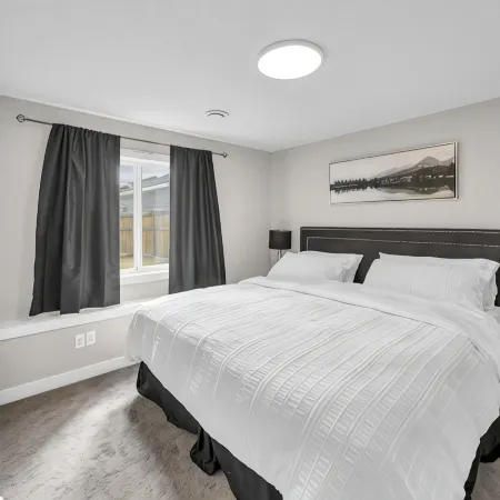 Luxury 3Br Home w/ Theatre, Office & Master Spa