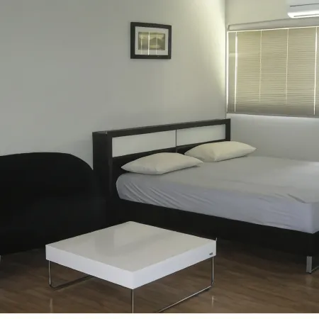 T8 Guest House Don Mueang Challenger, Located in Bangkok