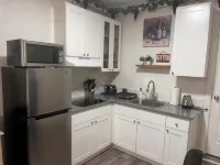 The Wine Barrel Studio -Charming studio in adorable Rohnert Park with WiFi - Condos