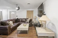 4 Br, 2 Bths,  Sleeps up to 12 Has 4 Bds, 2 Air Mattresses, Twin Mattress,Couch.