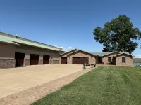 Gorgeous 6-bedroom, 5 bath house with magnificent view of the river in Ft Pierre Hotels in Stanley County