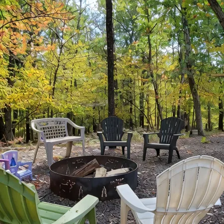 Three Bear Hideaway - Spacious 2 bed + Loft cabin in relaxing, convenient spot!