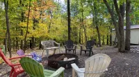 Three Bear Hideaway - Spacious 2 bed + Loft cabin in relaxing, convenient spot! - 샬레 호텔