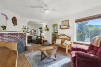 Cozy 2Bd Home Minutes from Heart of Missoula - Fenced Backyard Great for Dogs! - Boutique