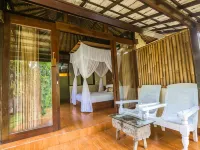 Ubud Sari Health Resort Hotels near Andong