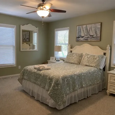 Heart of Duck!!  Heated Pool, Hot Tub, Golf Cart