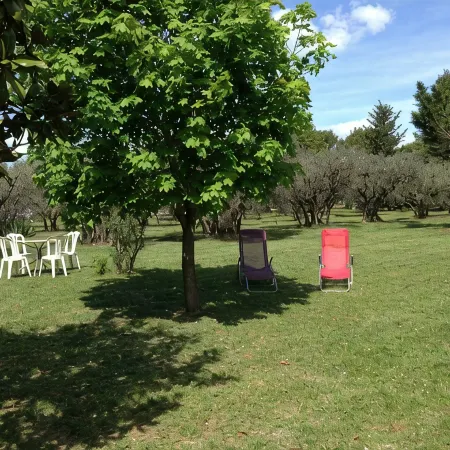 Holiday home on a quiet, shady, private property