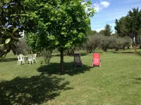 Holiday flat of the size of 45 m² on a large estate with pool close to Arles - Apartments