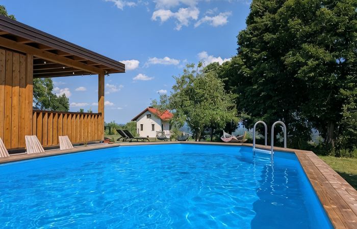 Hiša na Ravnah
