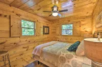 Riverfront Family Cabin • Resort Pool & Trails • Pet Friendly Mountain Escape - WiFi
